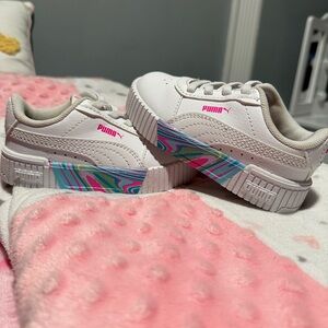 Practically Band New Toddler Girls Puma Kinderfit Sneakers
 Size 6c